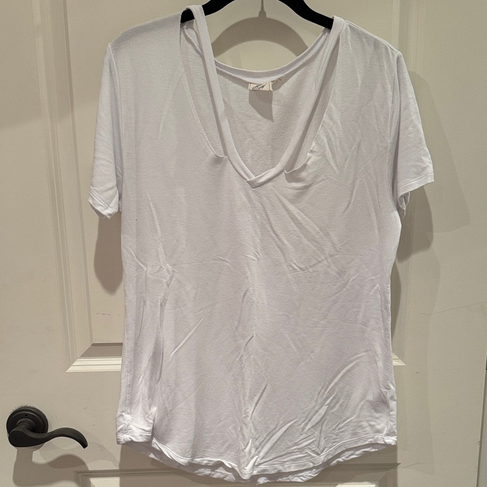 White Crow White Short Sleeve V-Neck Tee Sz small